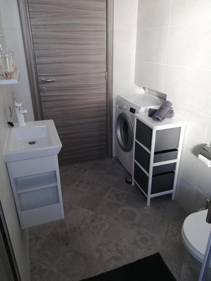 Apartment Stefania On The Beach Koromacno Exterior photo
