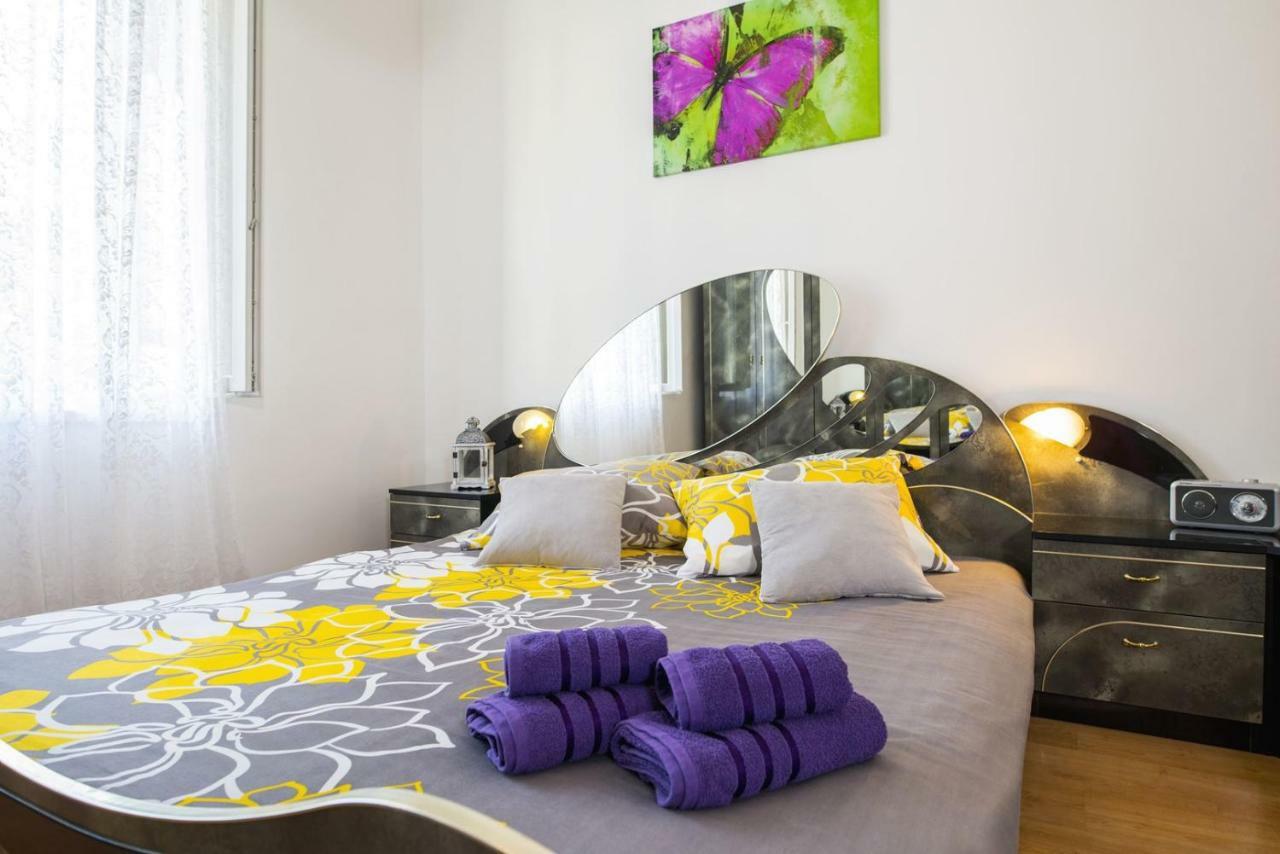 Apartment Stefania On The Beach Koromacno Exterior photo